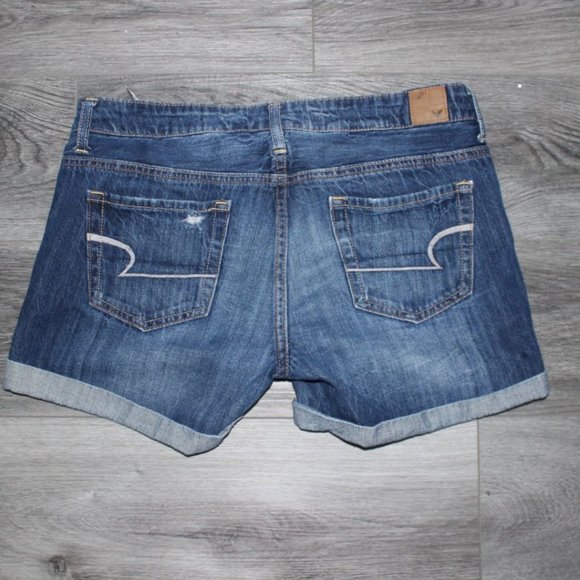 American Eagle Mid-Rise Distressed Denim Shorts-Medium Wash-Size 6-GUC - Picture 5 of 5